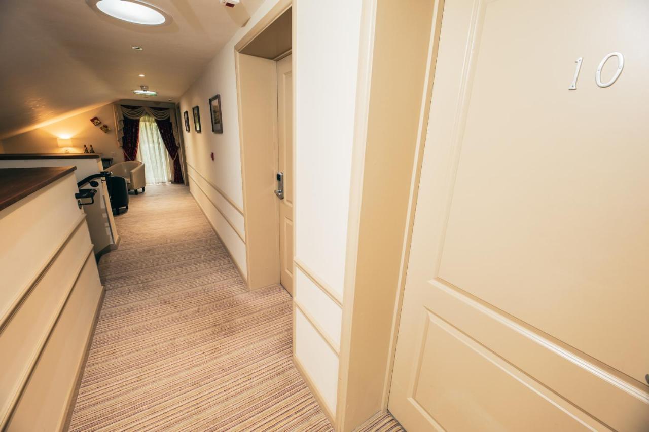 The Auberge Yaxley  Eksteriør bilde