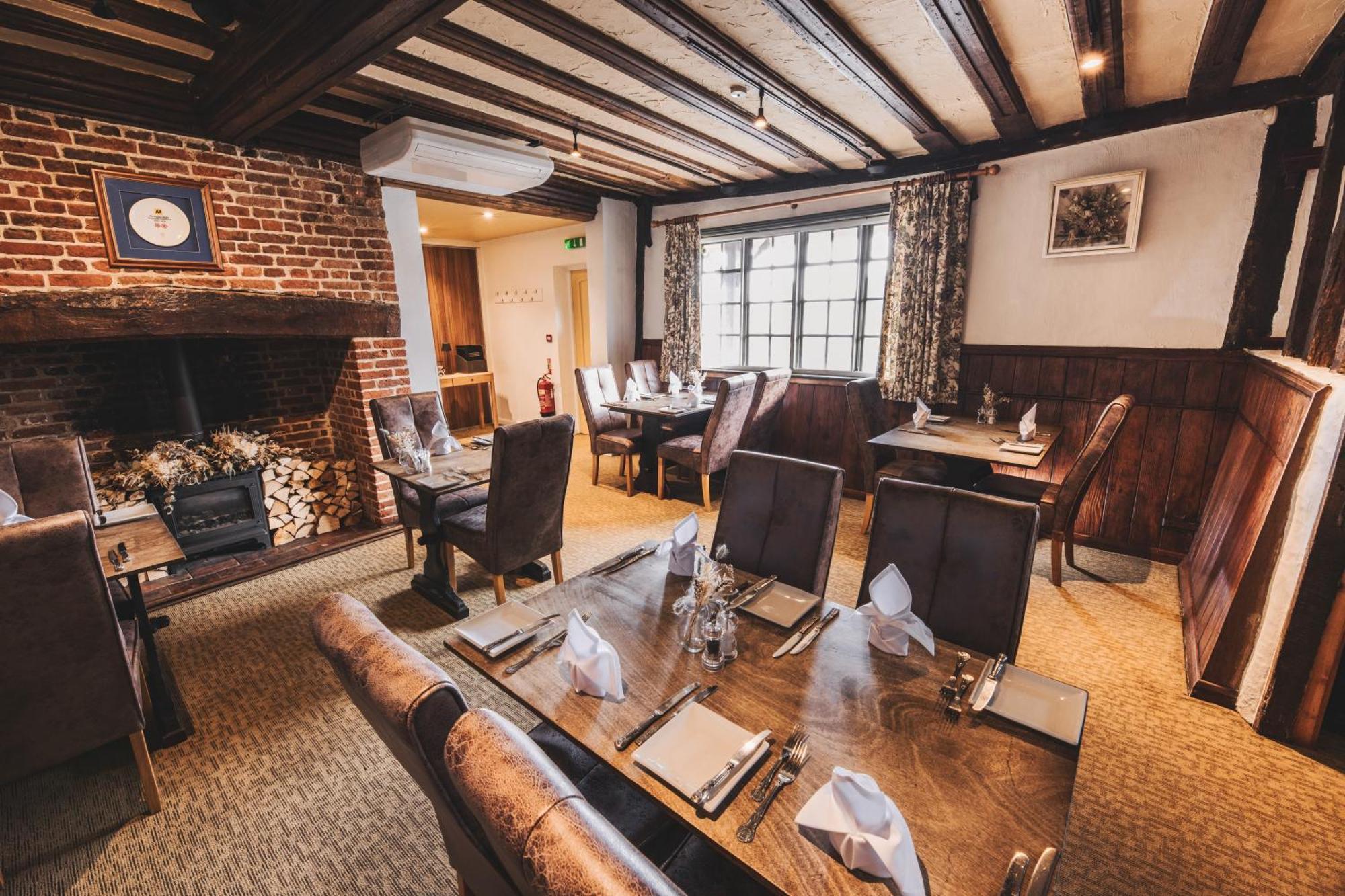 The Auberge Yaxley  Eksteriør bilde